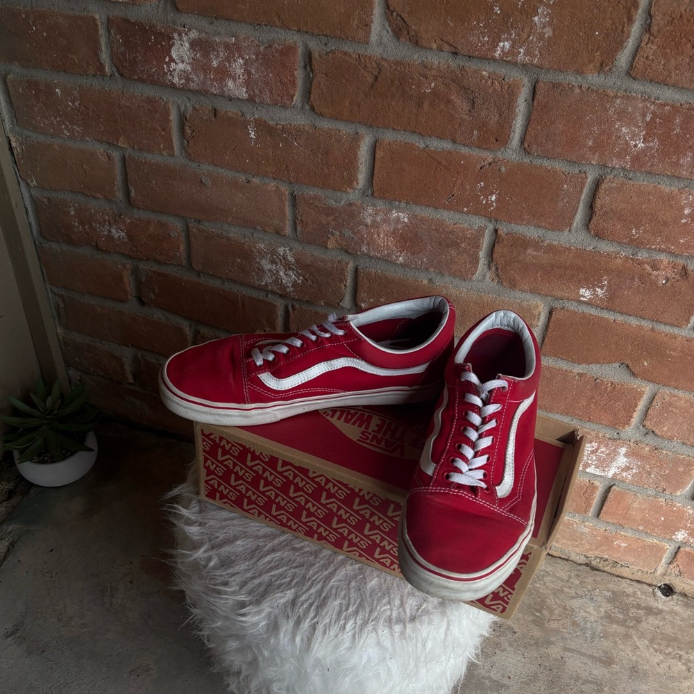 Vans with original box. Good condition. Canvas formula 1